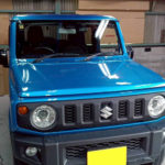 自動車ガラス交換、スズキ ジムニー フロントガラス交換(純正ガラス)施工で入庫。